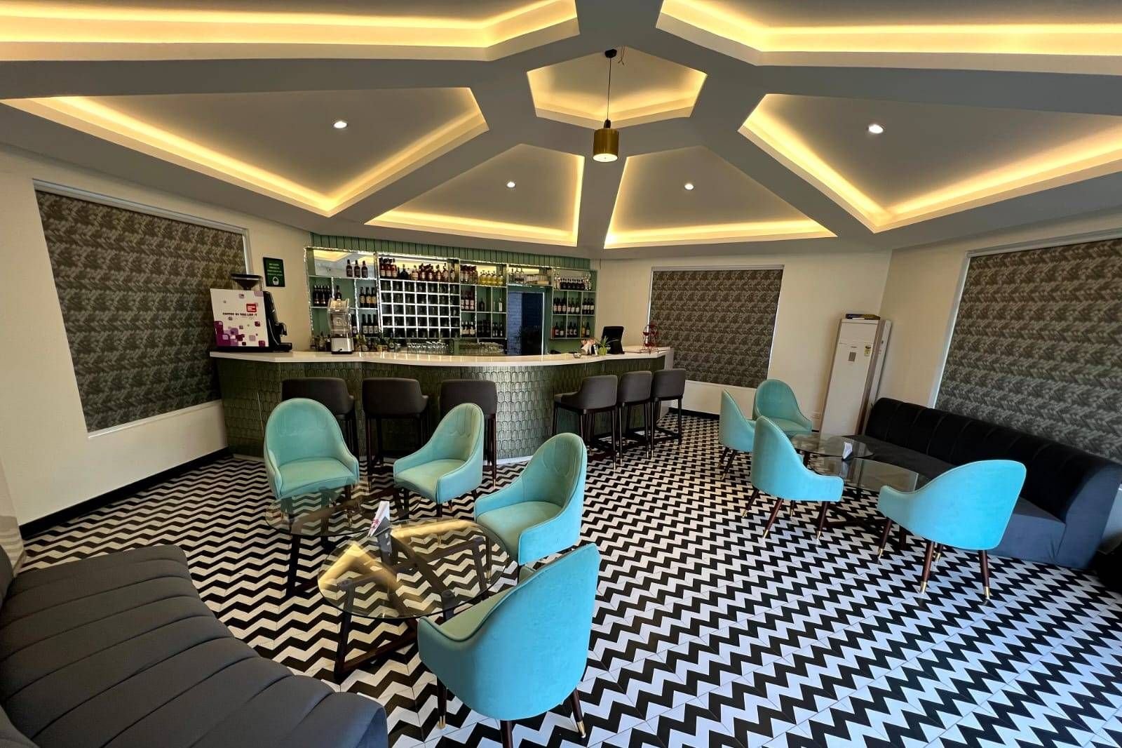 Bar and lounge