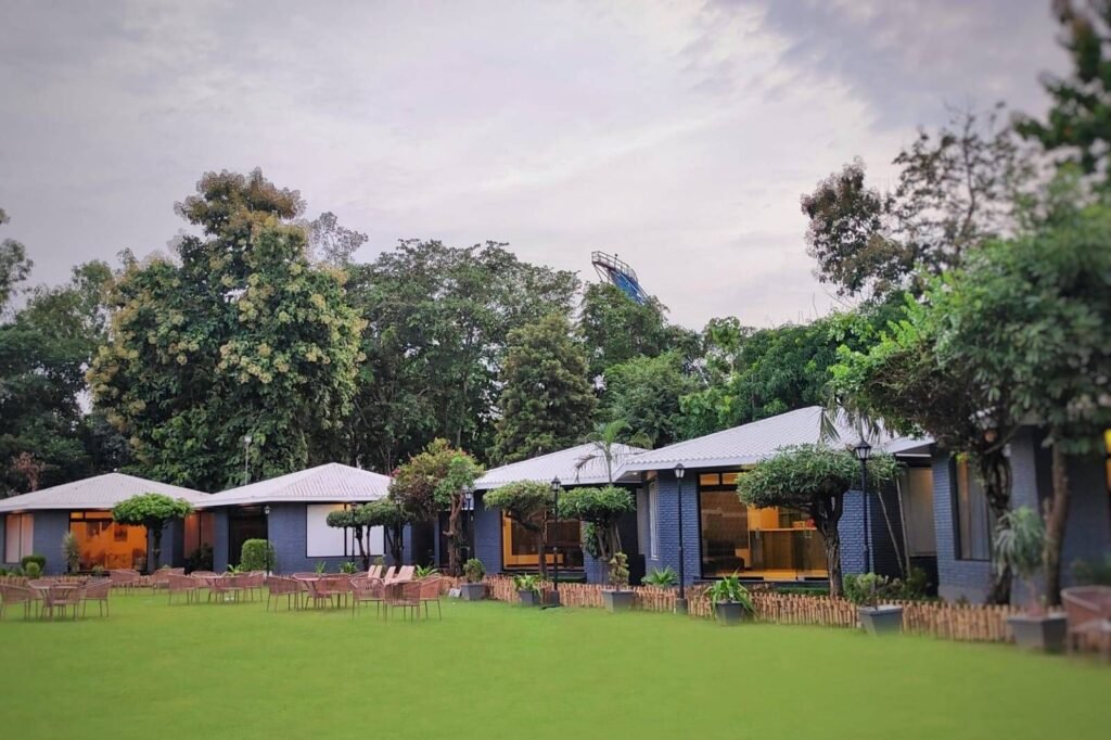 Forest Club Gorakhpur — Lawn & cottages
